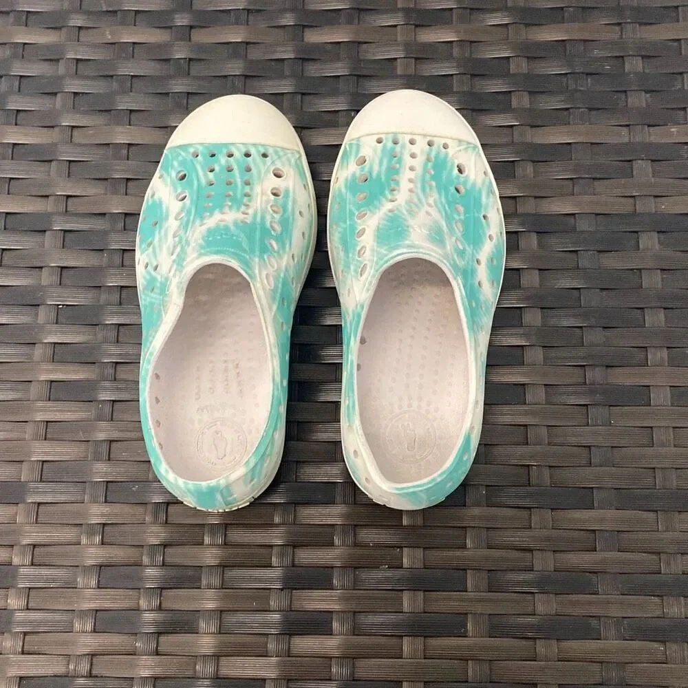 Native Jeffersons shoes children’s size 10 ￼